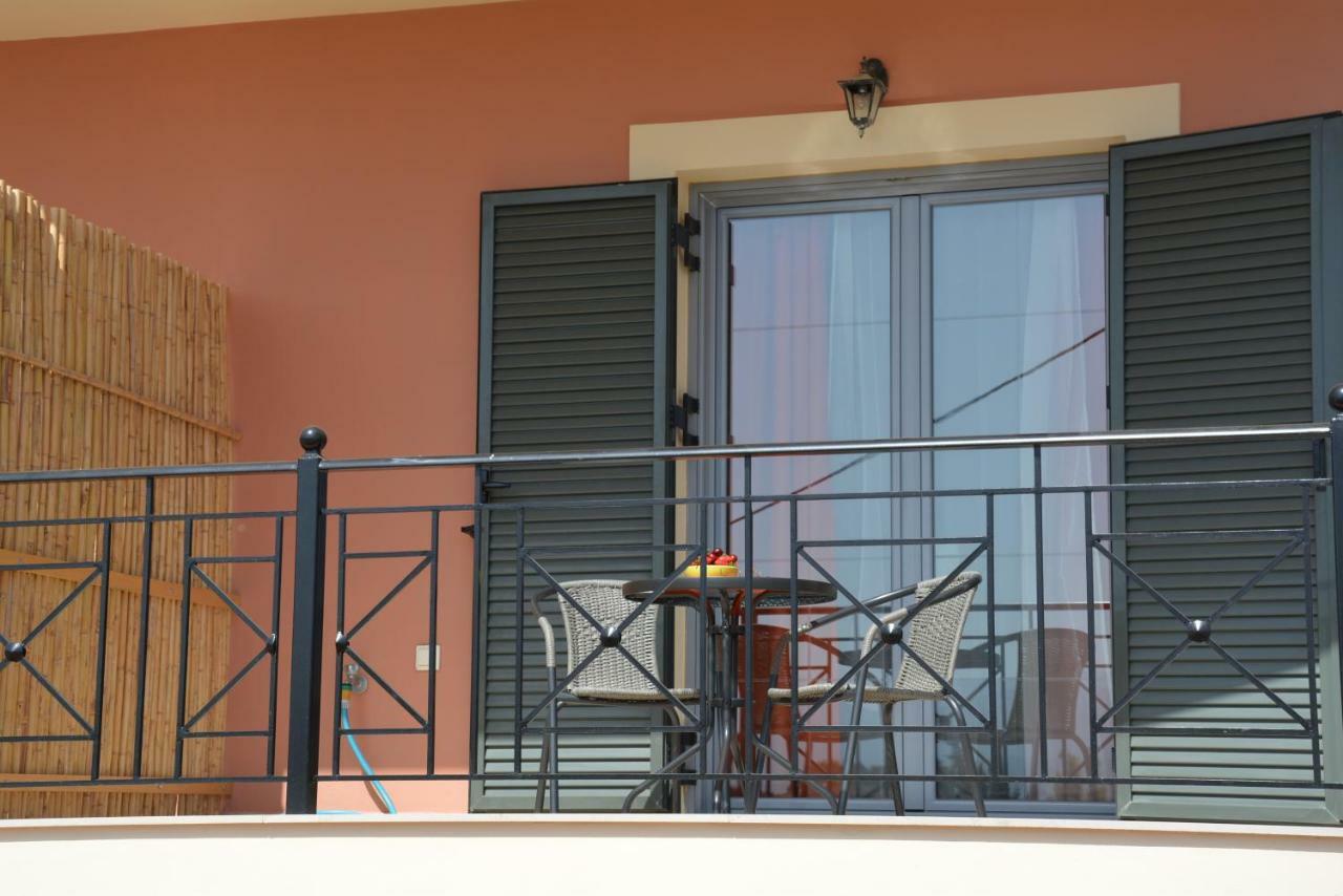 Lotus Sea View Studio Apartment 2 Lixouri Buitenkant foto